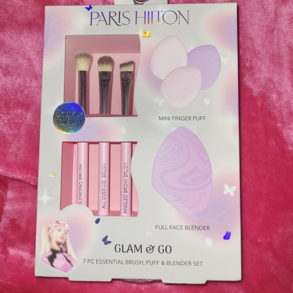 Paris Hilton Glam & Go Brush Set - Picture 1 of 4